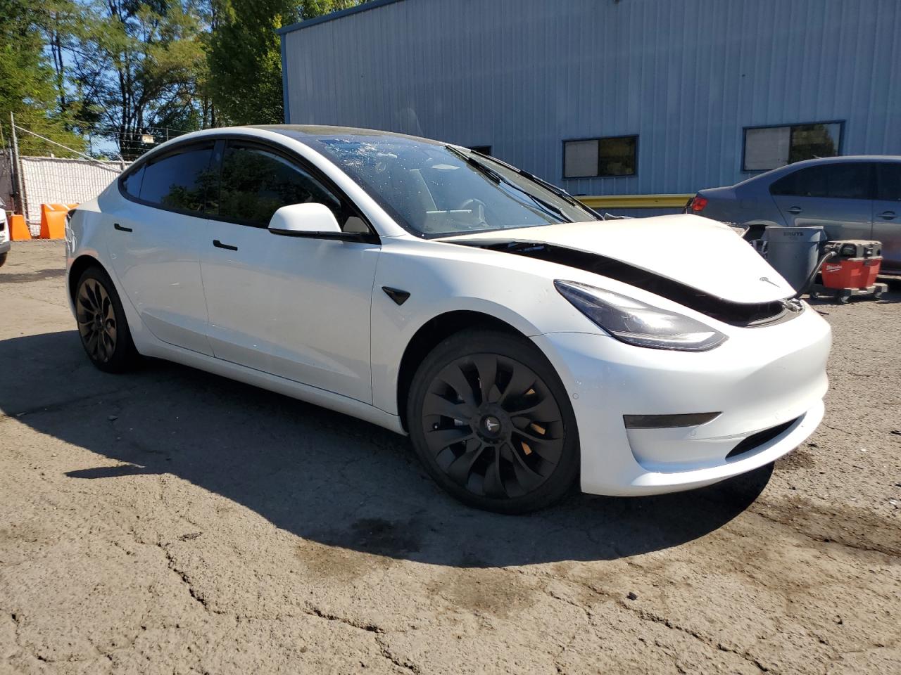 TESLA MODEL 3