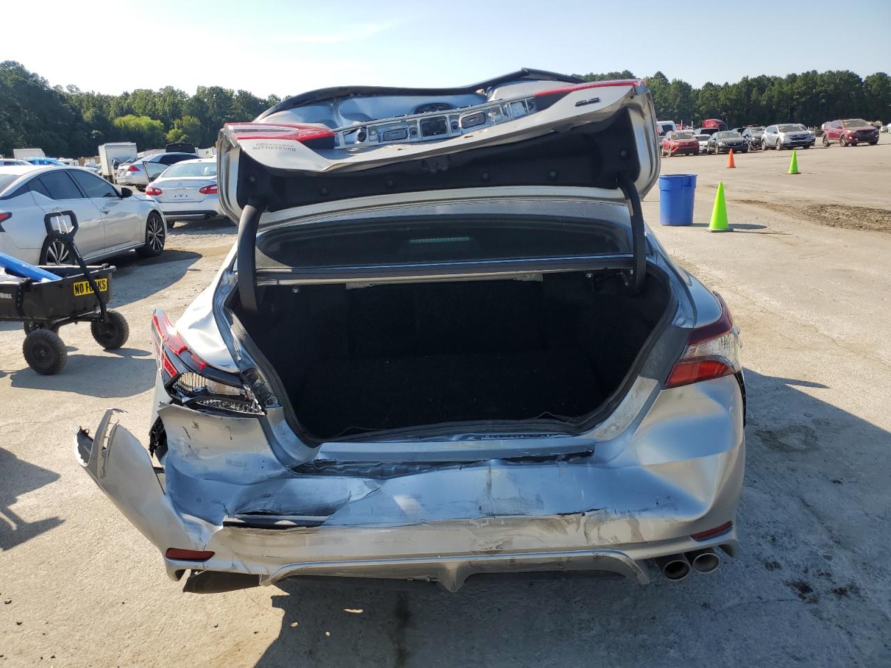 TOYOTA CAMRY SE NIGHT SHADE