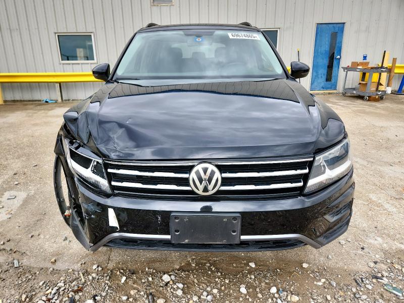 2018 VOLKSWAGEN TIGUAN SE 3VV3B7AX2JM182490
