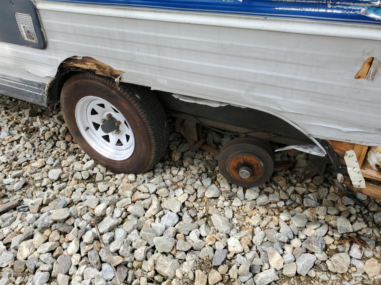 Lot #3213265116 1994 TERR TRAVEL TRA