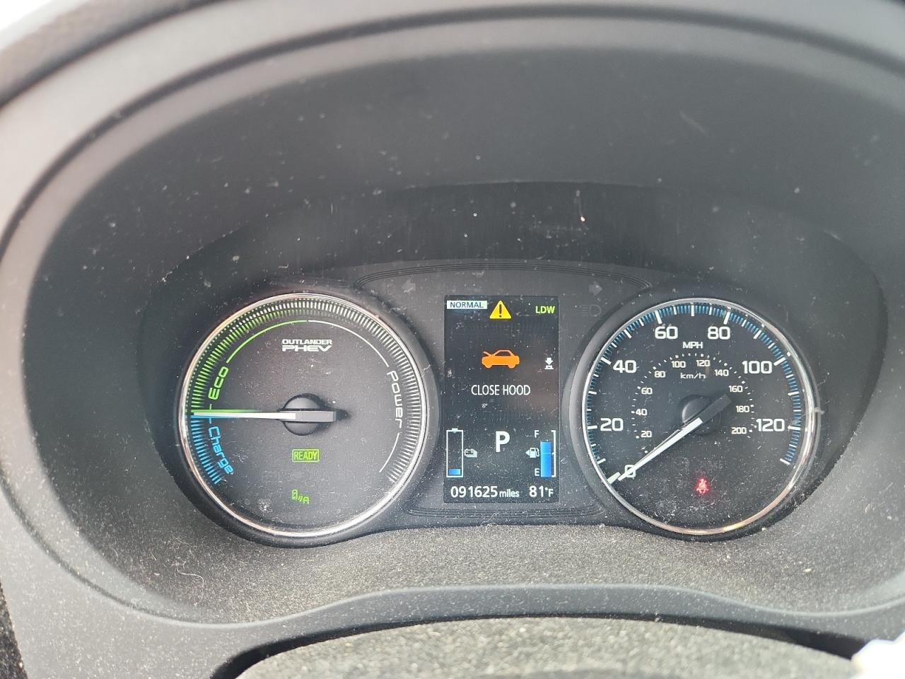 MITSUBISHI OUTLANDER SE