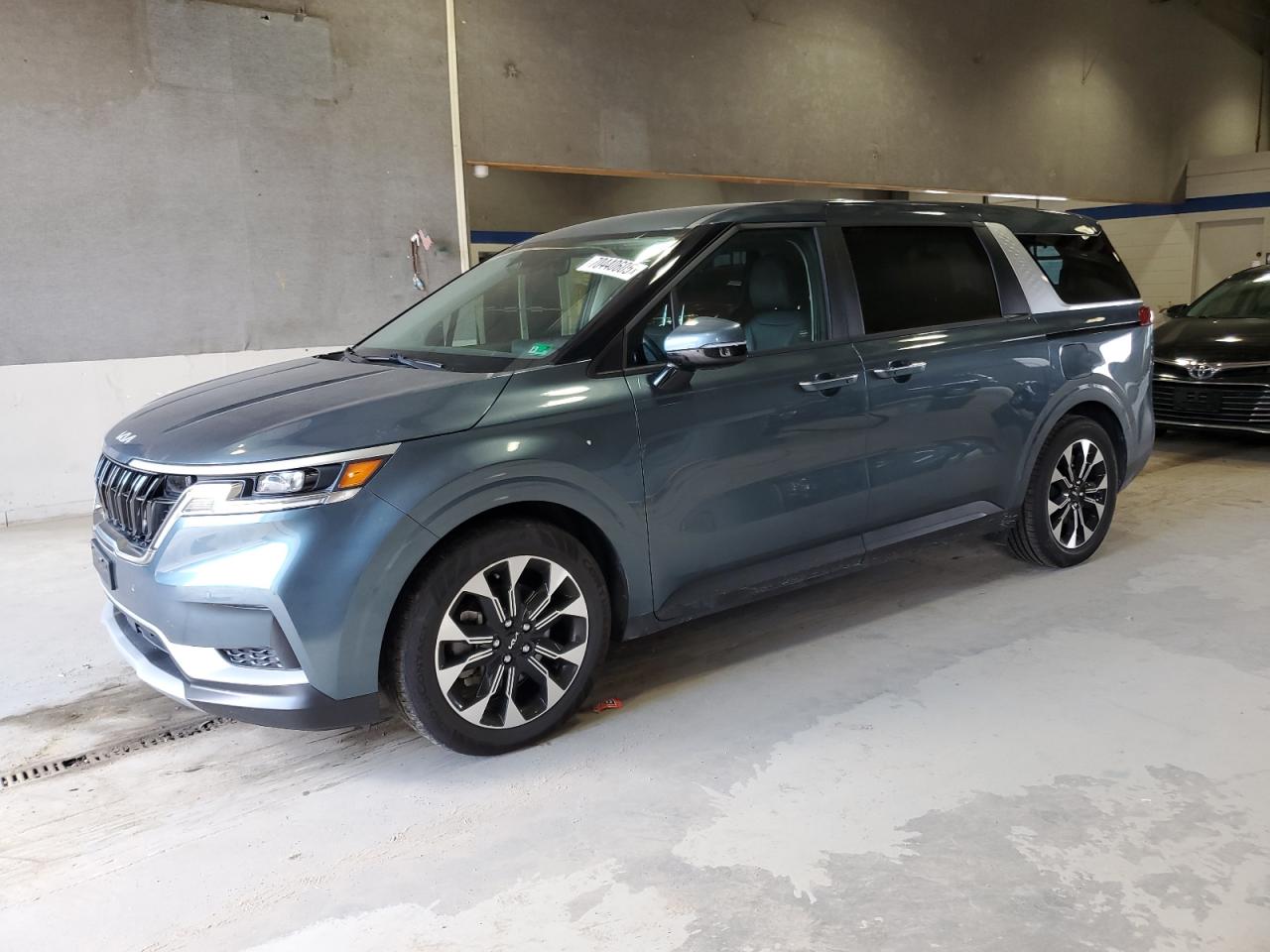 KIA CARNIVAL EX