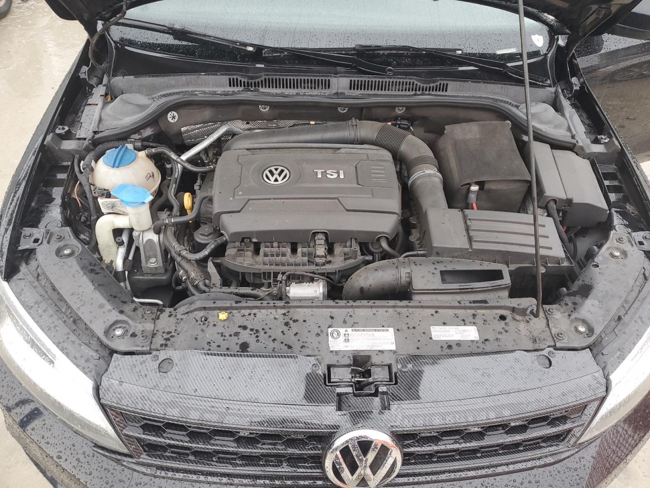 VOLKSWAGEN JETTA SE