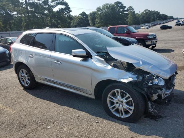 2016 VOLVO XC60 T5 PR YV4612RKXG2821075