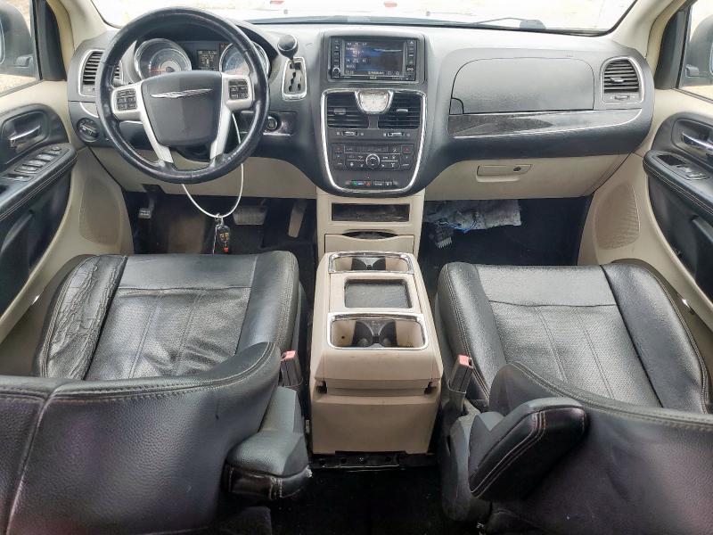 2015 CHRYSLER TOWN & COU 2C4RC1CG1FR514242