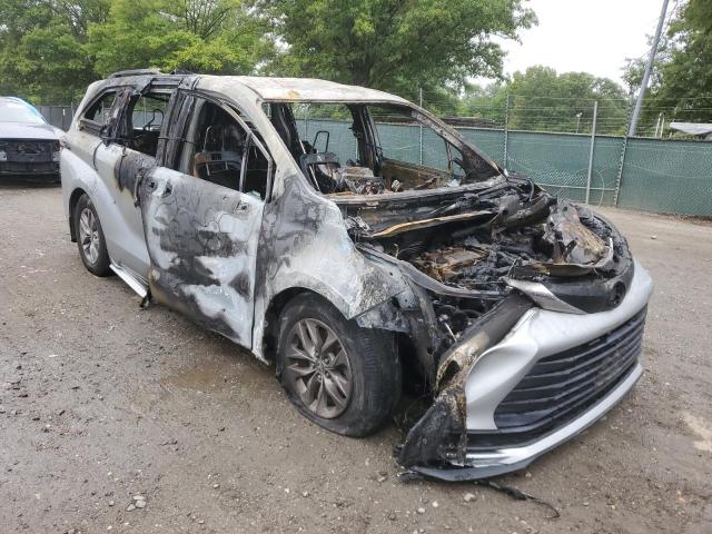 2021 TOYOTA SIENNA LE - 5TDKRKEC4MS068009