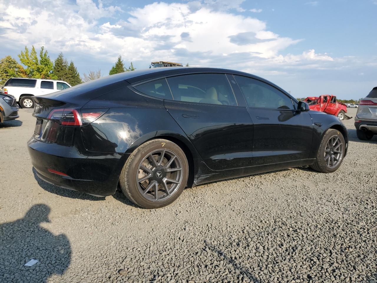 TESLA MODEL 3