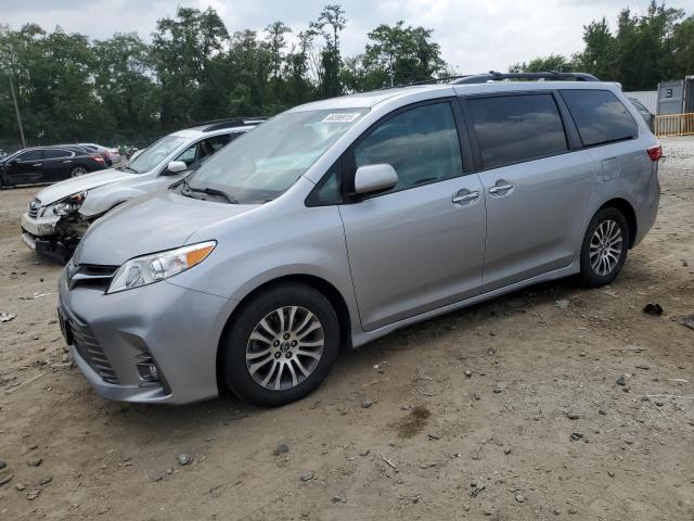 TOYOTA SIENNA XLE