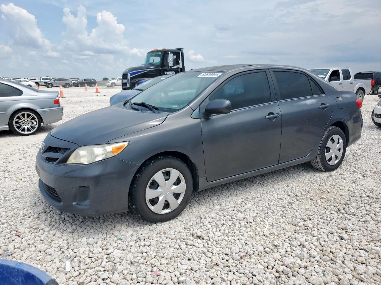 TOYOTA COROLLA BASE