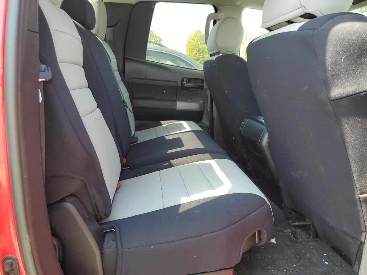 TOYOTA TUNDRA DOUBLE CAB SR5