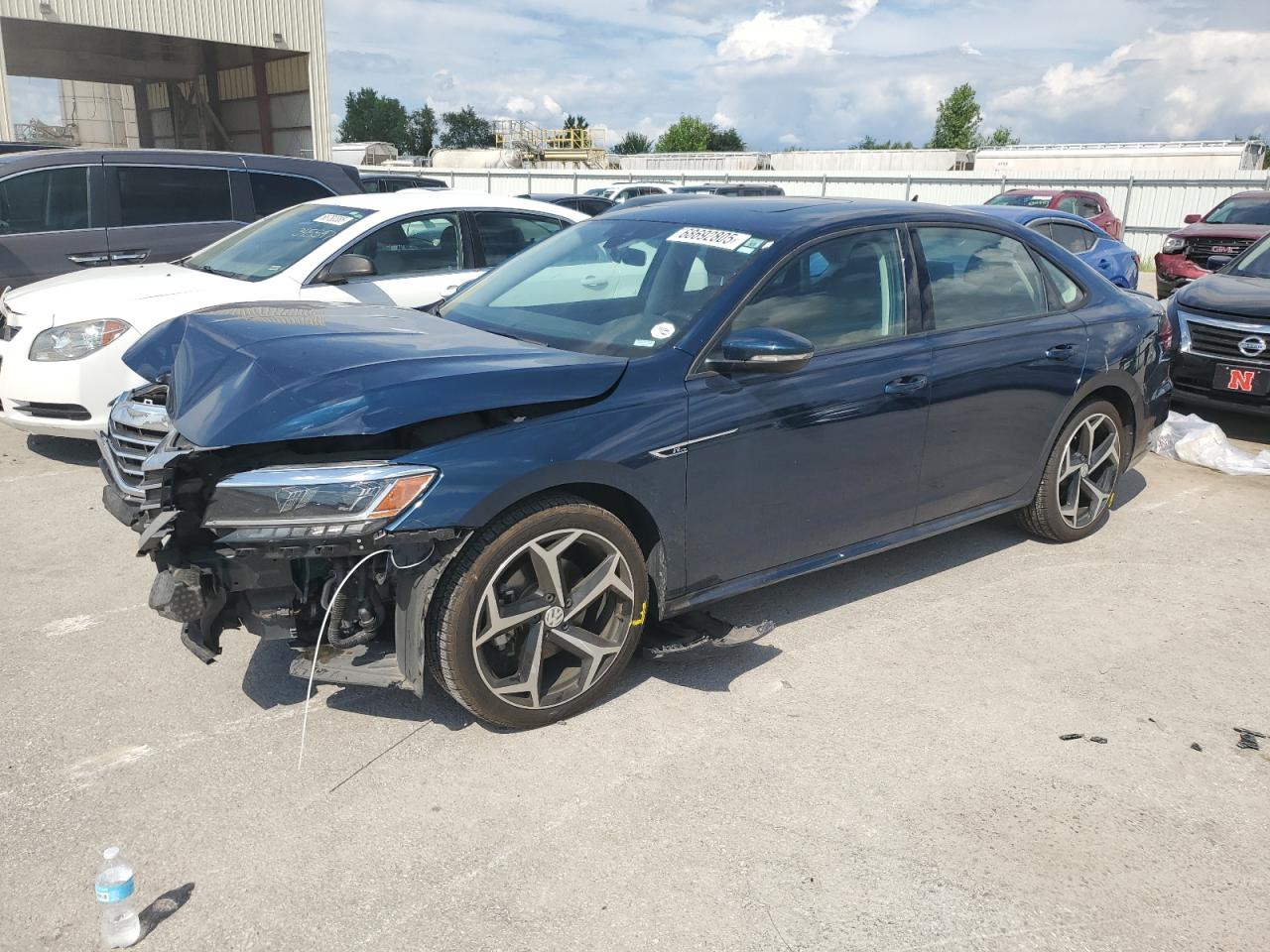 VOLKSWAGEN PASSAT R-LINE