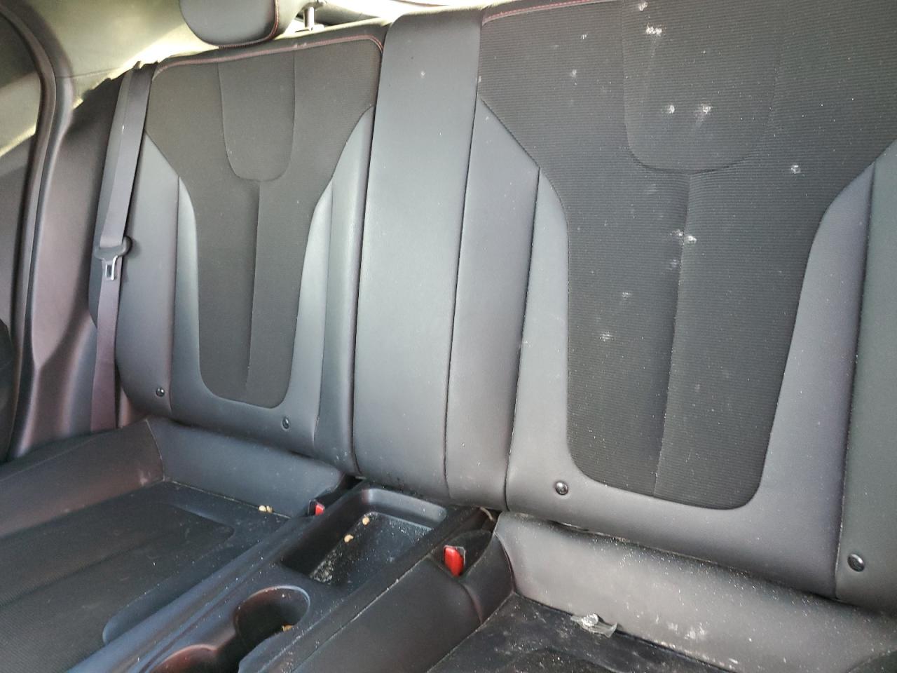 HYUNDAI VELOSTER BASE