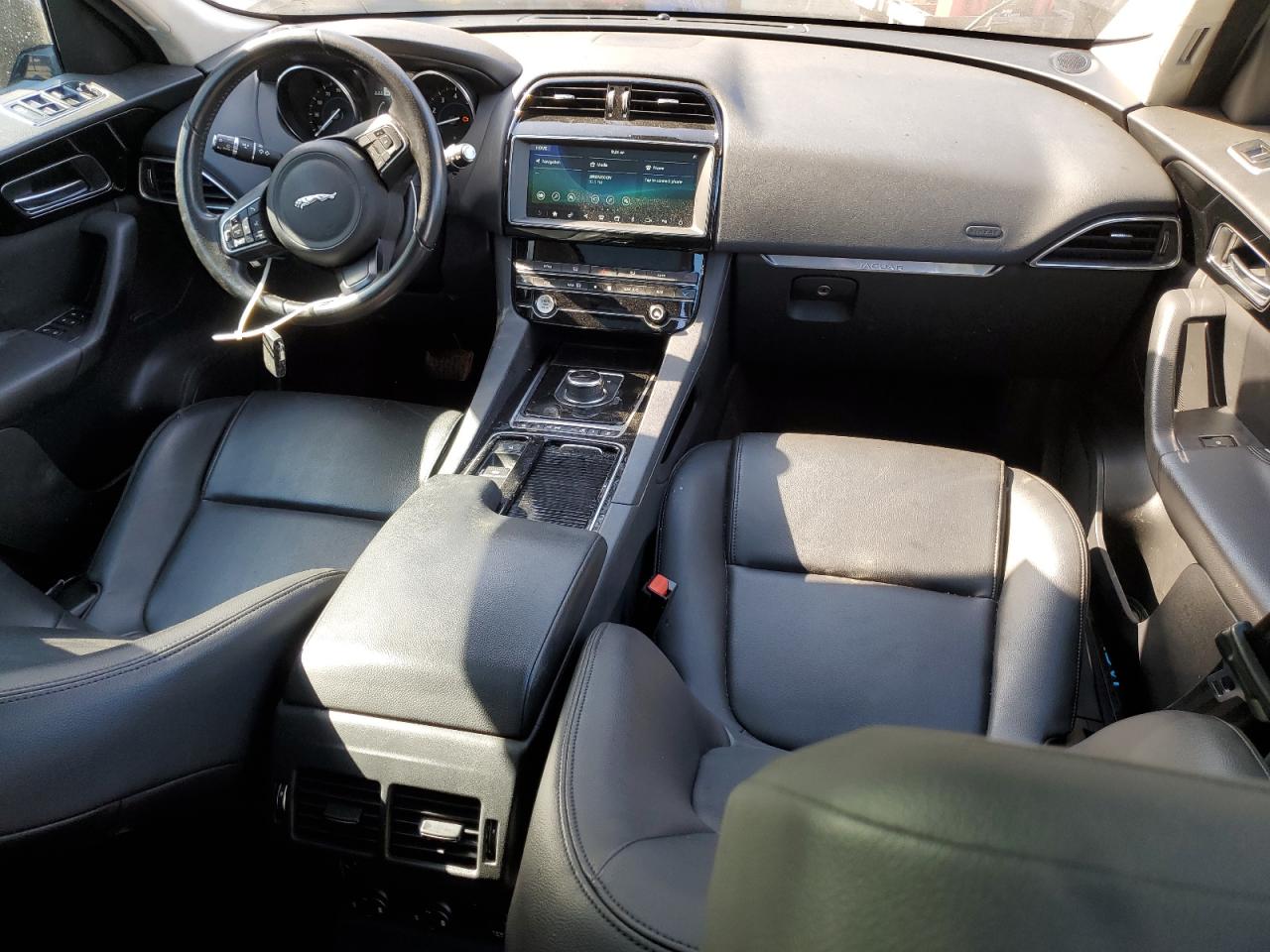 JAGUAR F-PACE PREMIUM