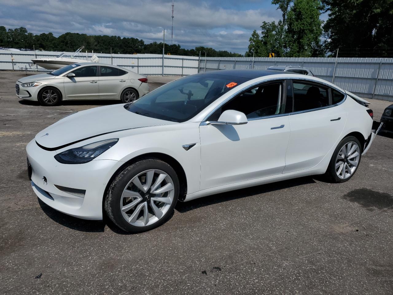 TESLA MODEL 3