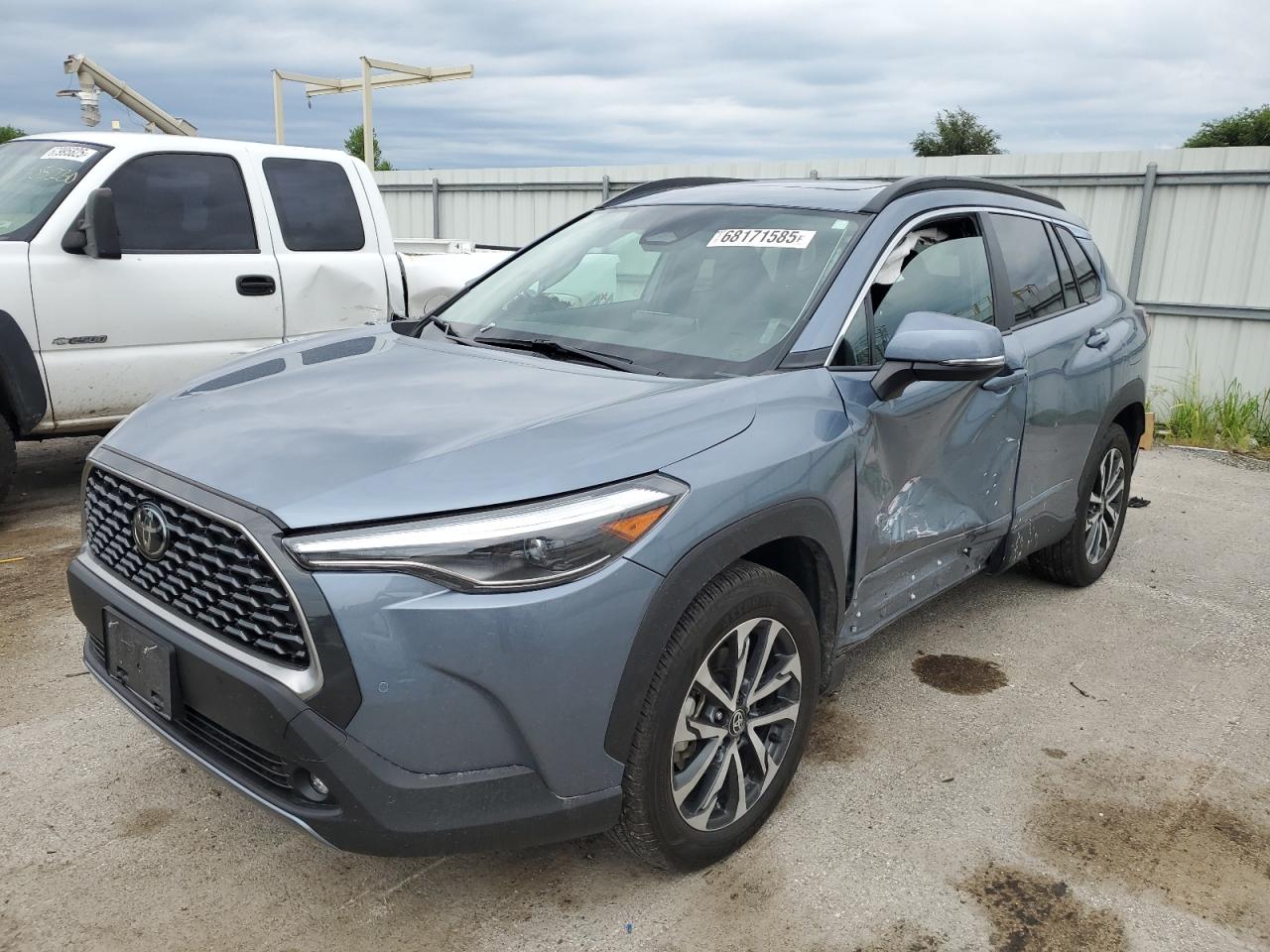 TOYOTA COROLLA CROSS XLE