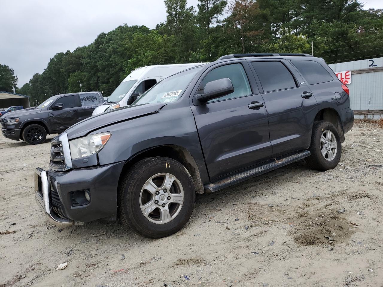 TOYOTA SEQUOIA SR5