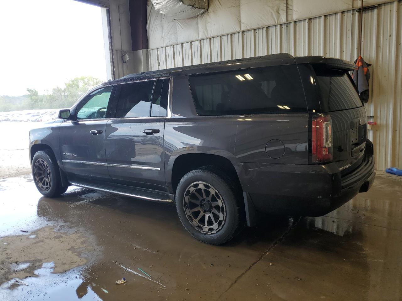 GMC YUKON K1500 SLT