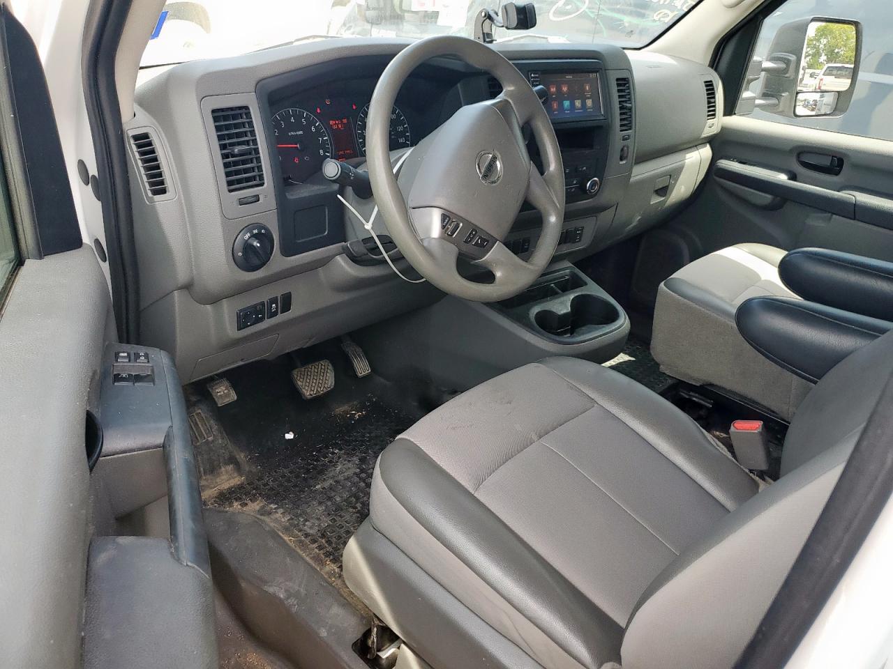 NISSAN NV2500 2500 S