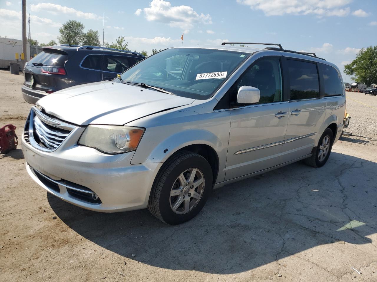 CHRYSLER TOWN & COUNTRY TOURING L