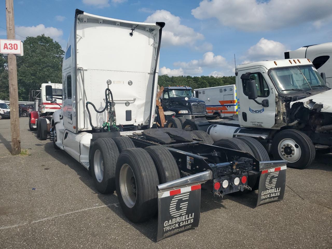 Lot #3284625335 2022 KENWORTH T680