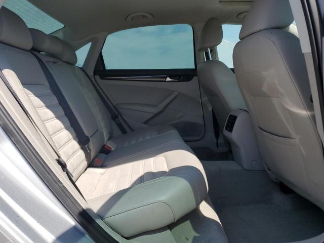 2015 VOLKSWAGEN PASSAT SEL 1VWCV7A30FC015070