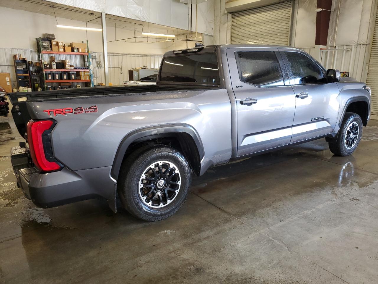 TOYOTA TUNDRA CREWMAX SR5