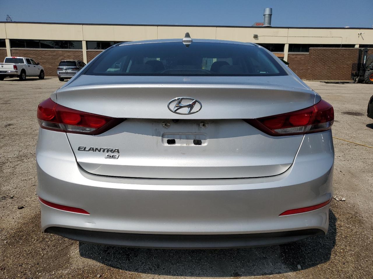 HYUNDAI ELANTRA SE