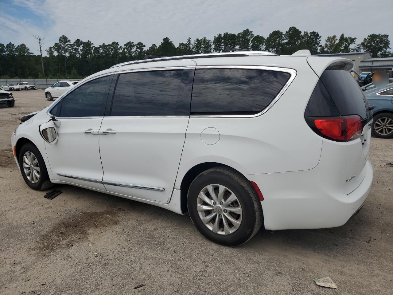 CHRYSLER PACIFICA TOURING L