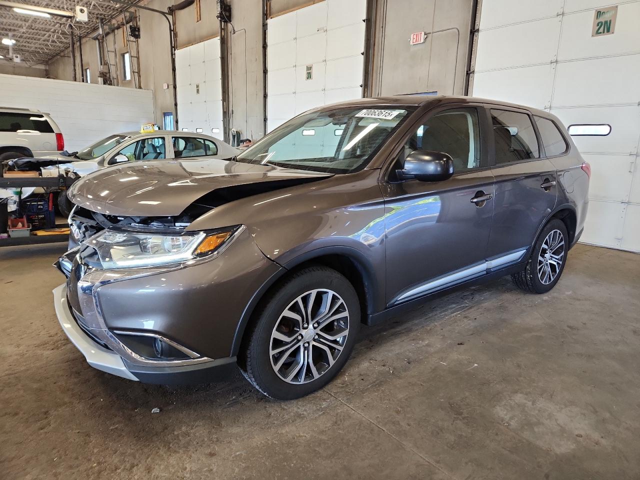 MITSUBISHI OUTLANDER ES