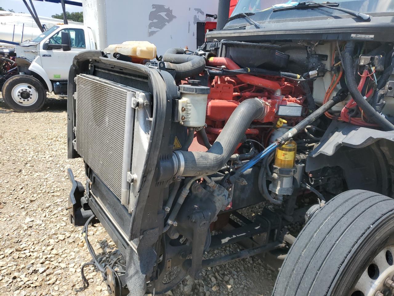 Lot #3301832326 2019 INTERNATIONAL LT625