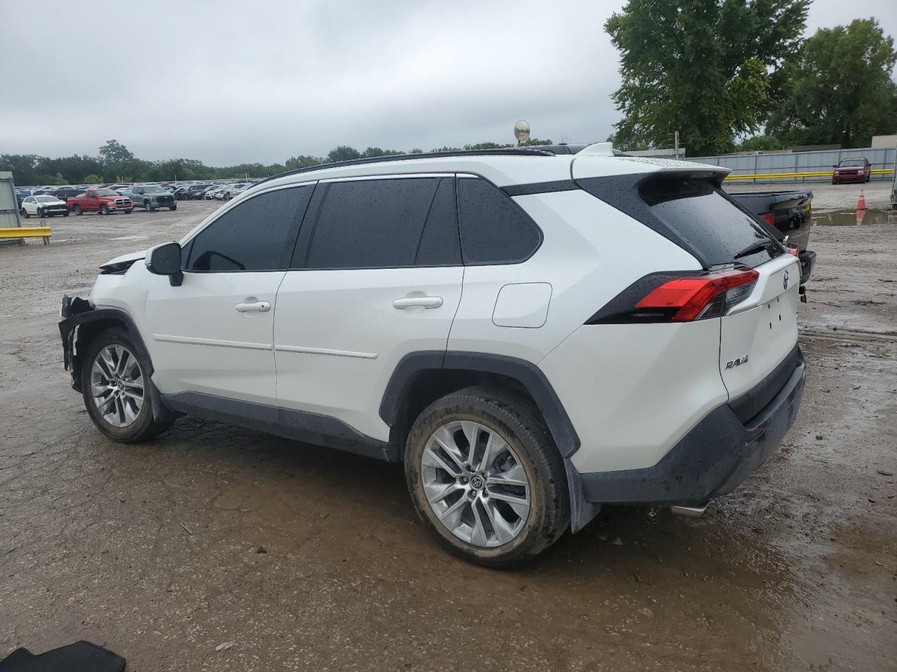 TOYOTA RAV4 XLE PREMIUM