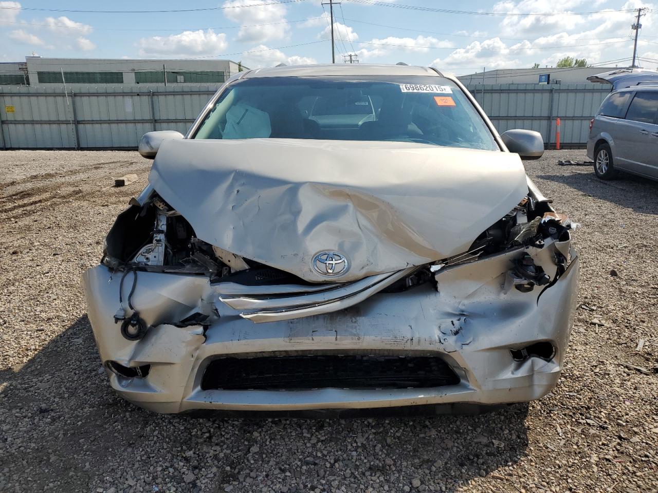 Lot #3282544900 2017 TOYOTA SIENNA LE