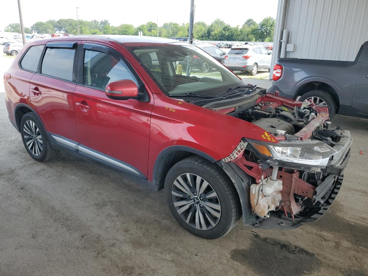 MITSUBISHI OUTLANDER SE