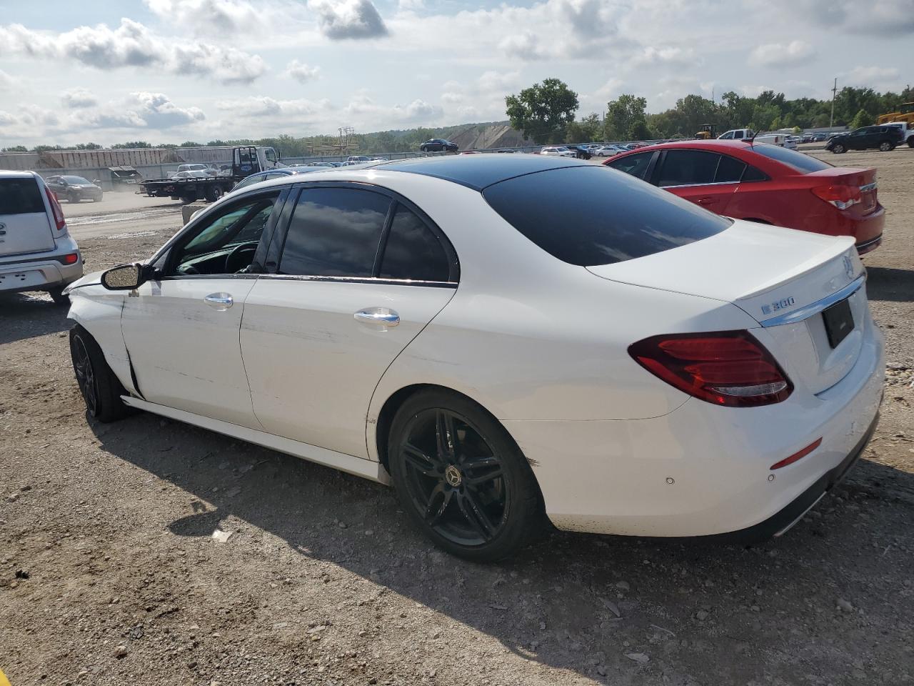 MERCEDES-BENZ E-CLASS 300