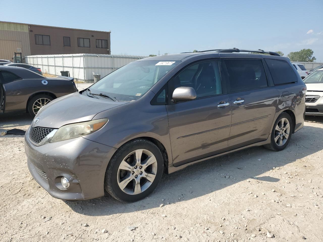TOYOTA SIENNA SPORT