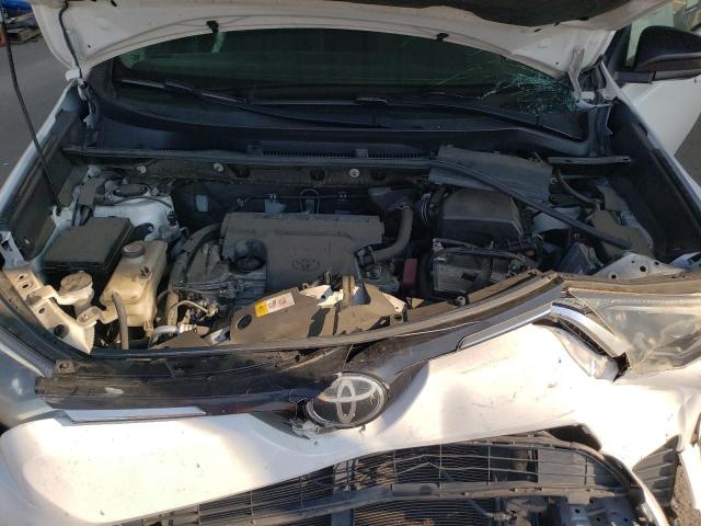 2017 TOYOTA RAV4 LE JTMZFREV4HJ140640