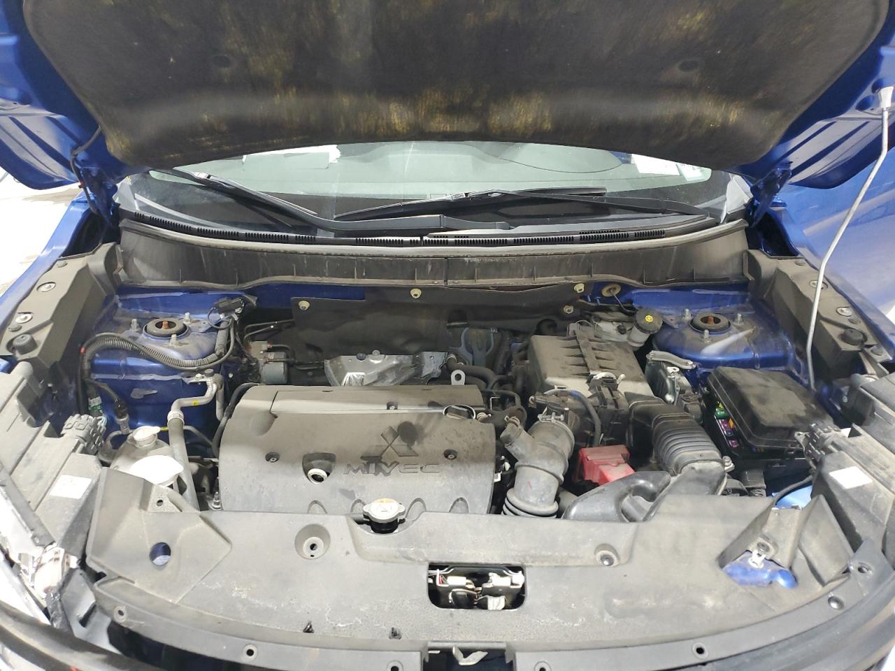 MITSUBISHI OUTLANDER ES