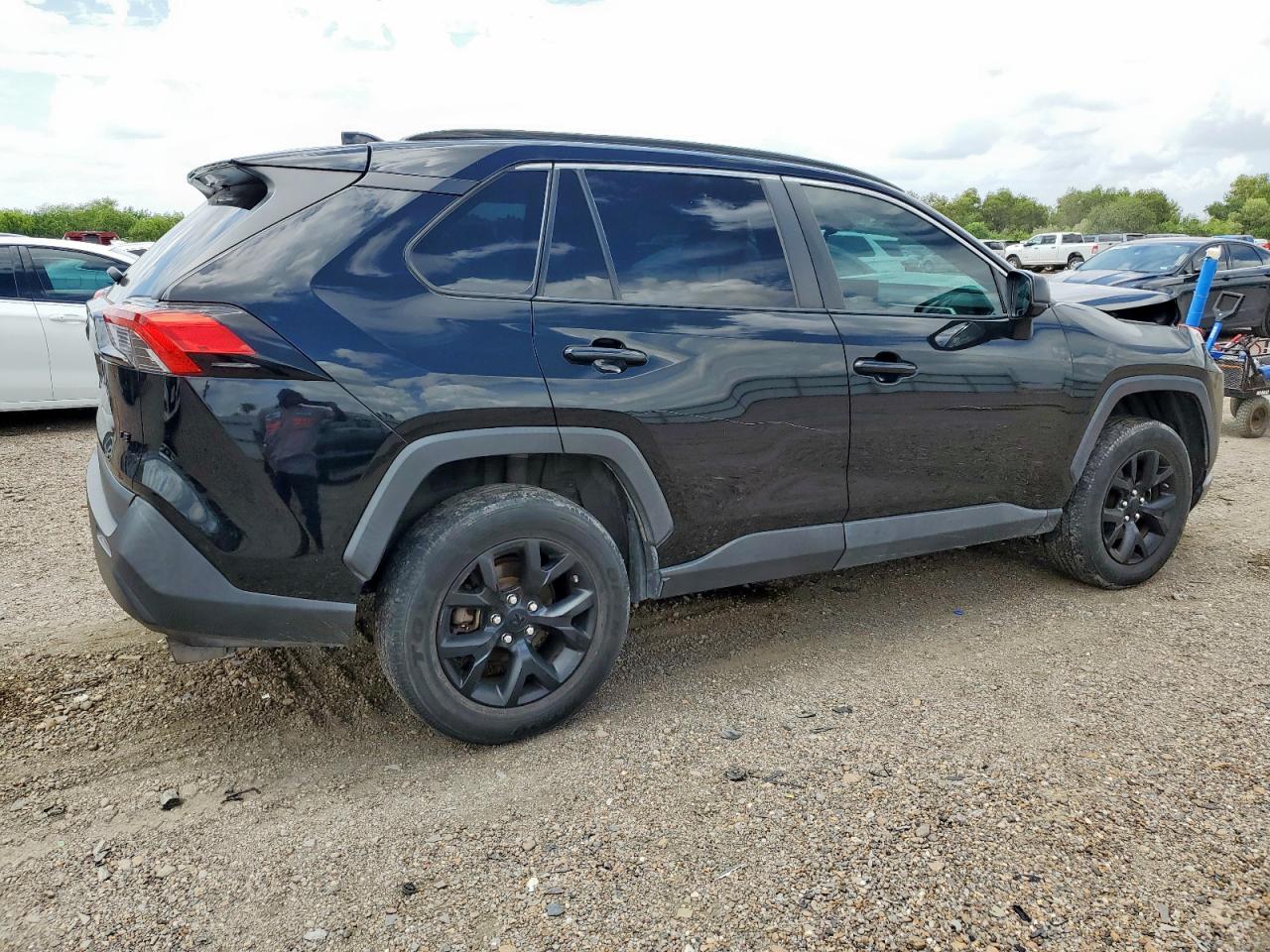 TOYOTA RAV4 LE