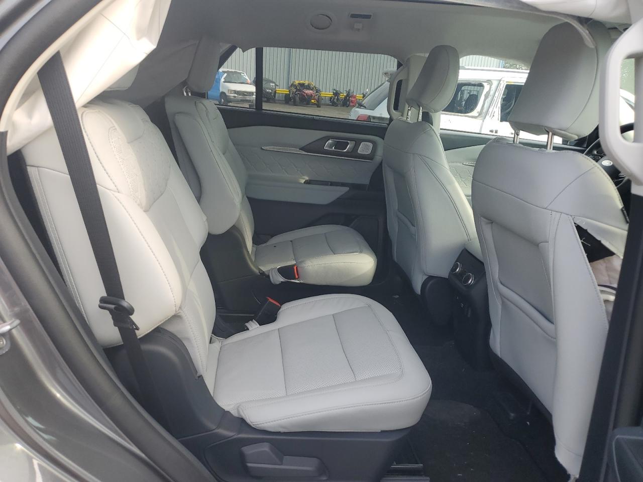 FORD EXPLORER PLATINUM