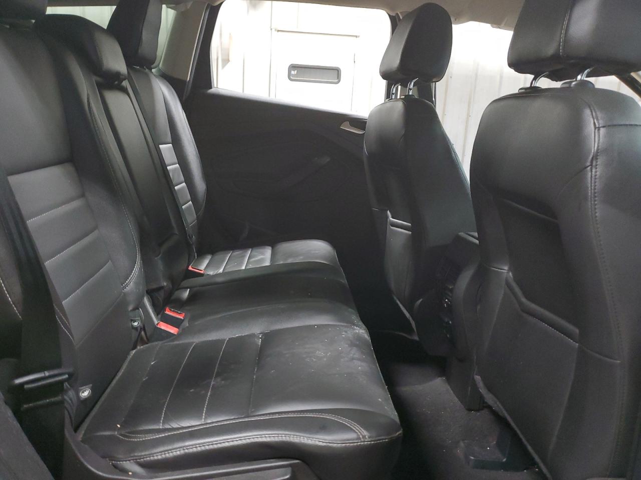 FORD ESCAPE TITANIUM