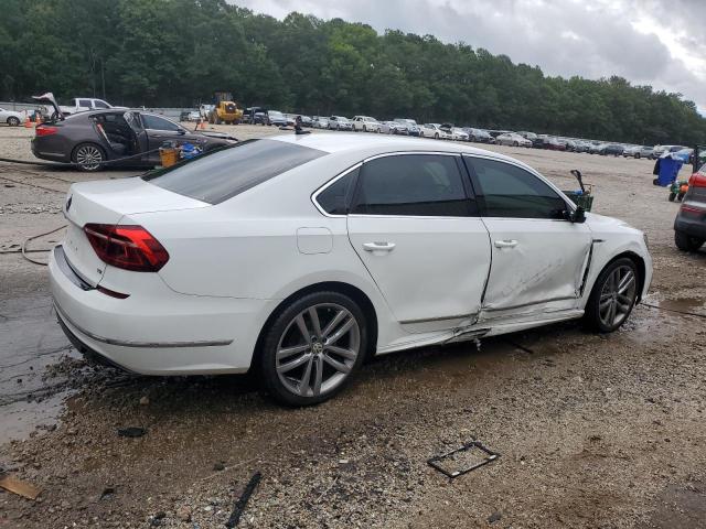 2017 VOLKSWAGEN PASSAT R-L 1VWDT7A35HC082292