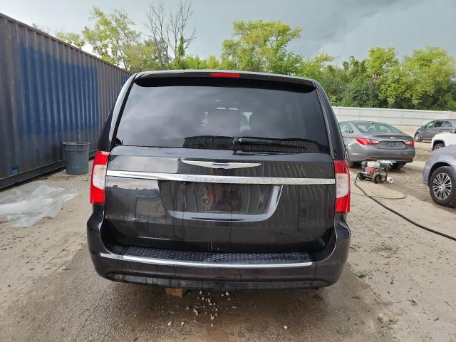 2016 CHRYSLER TOWN & COU - 2C4RC1CG0GR269189
