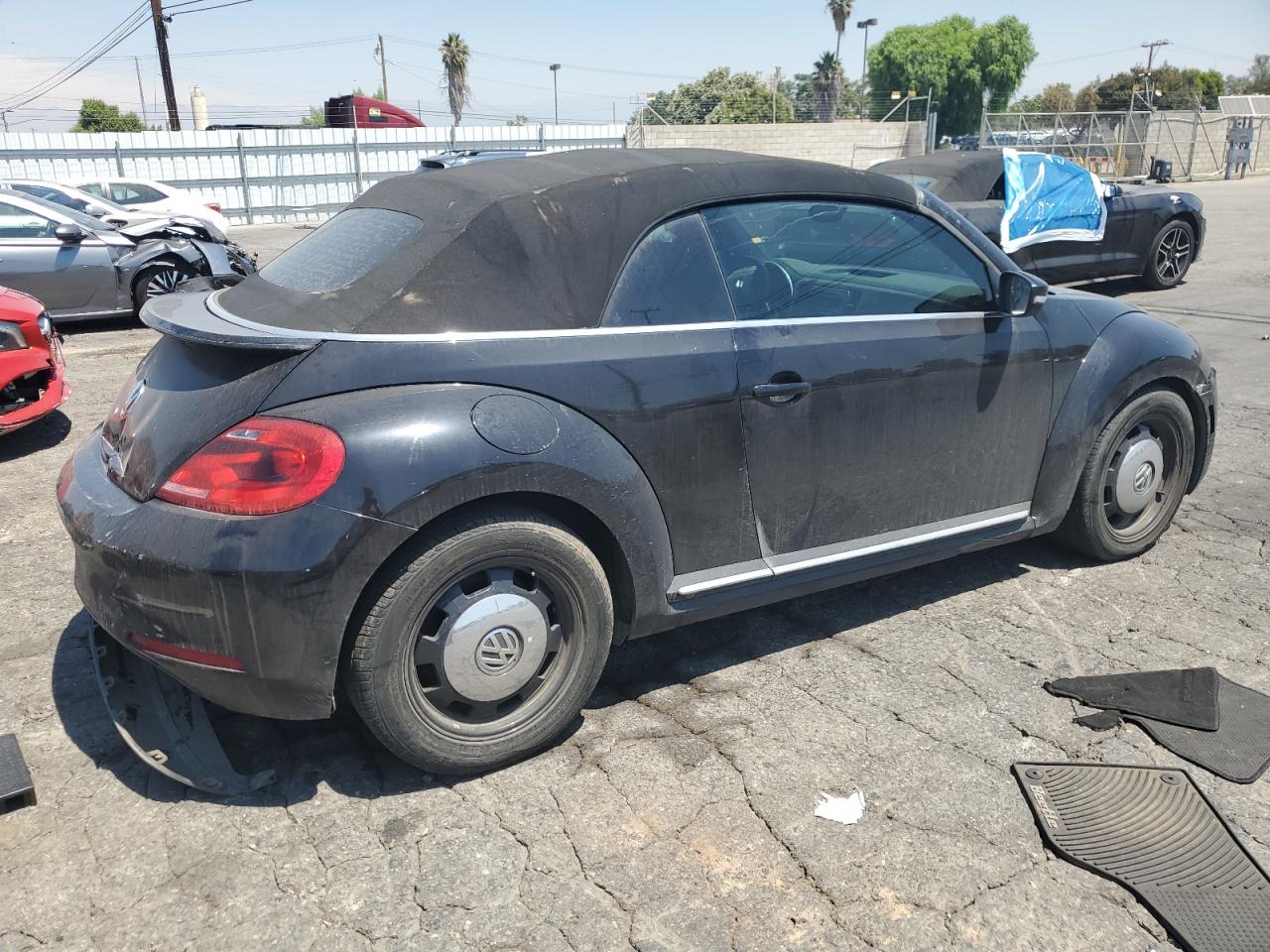 VOLKSWAGEN BEETLE