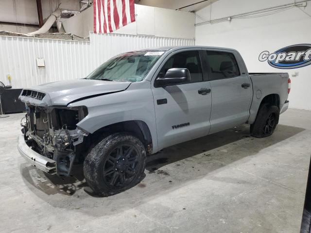 TOYOTA TUNDRA CREWMAX SR5