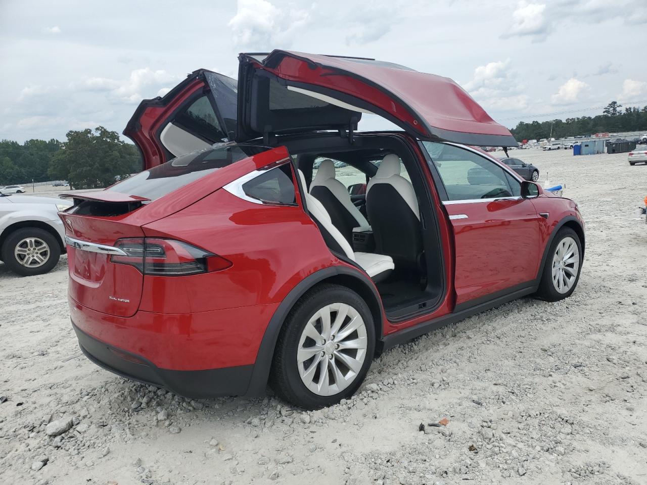 TESLA MODEL X