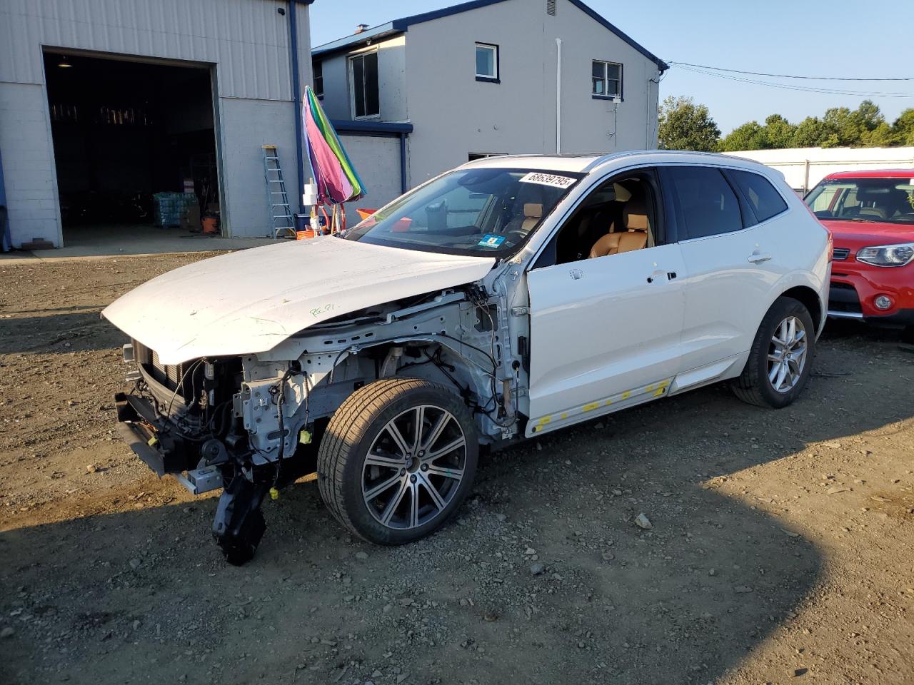 VOLVO XC60 T5 MOMENTUM