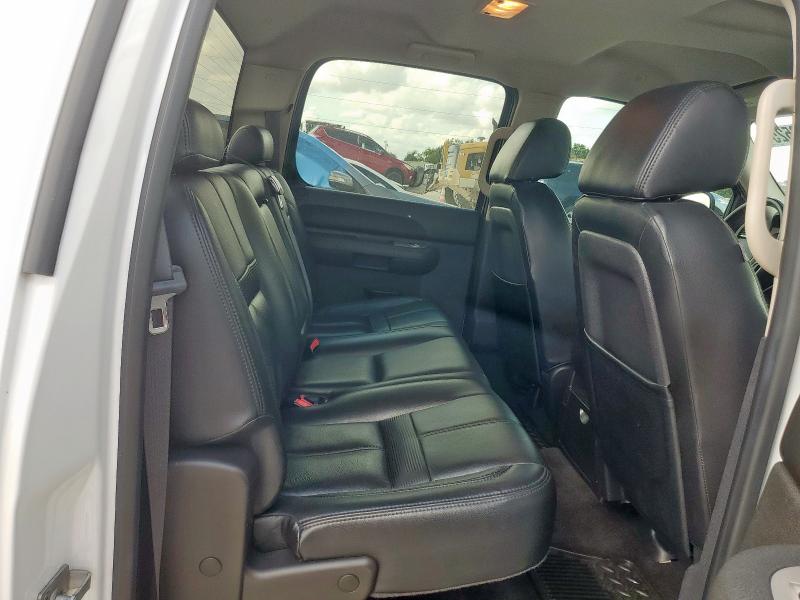 2010 CHEVROLET SILVERADO - 3GCRKSE29AG255198