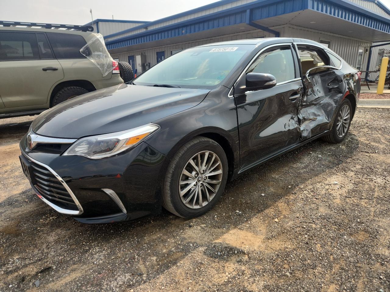 TOYOTA AVALON XLE