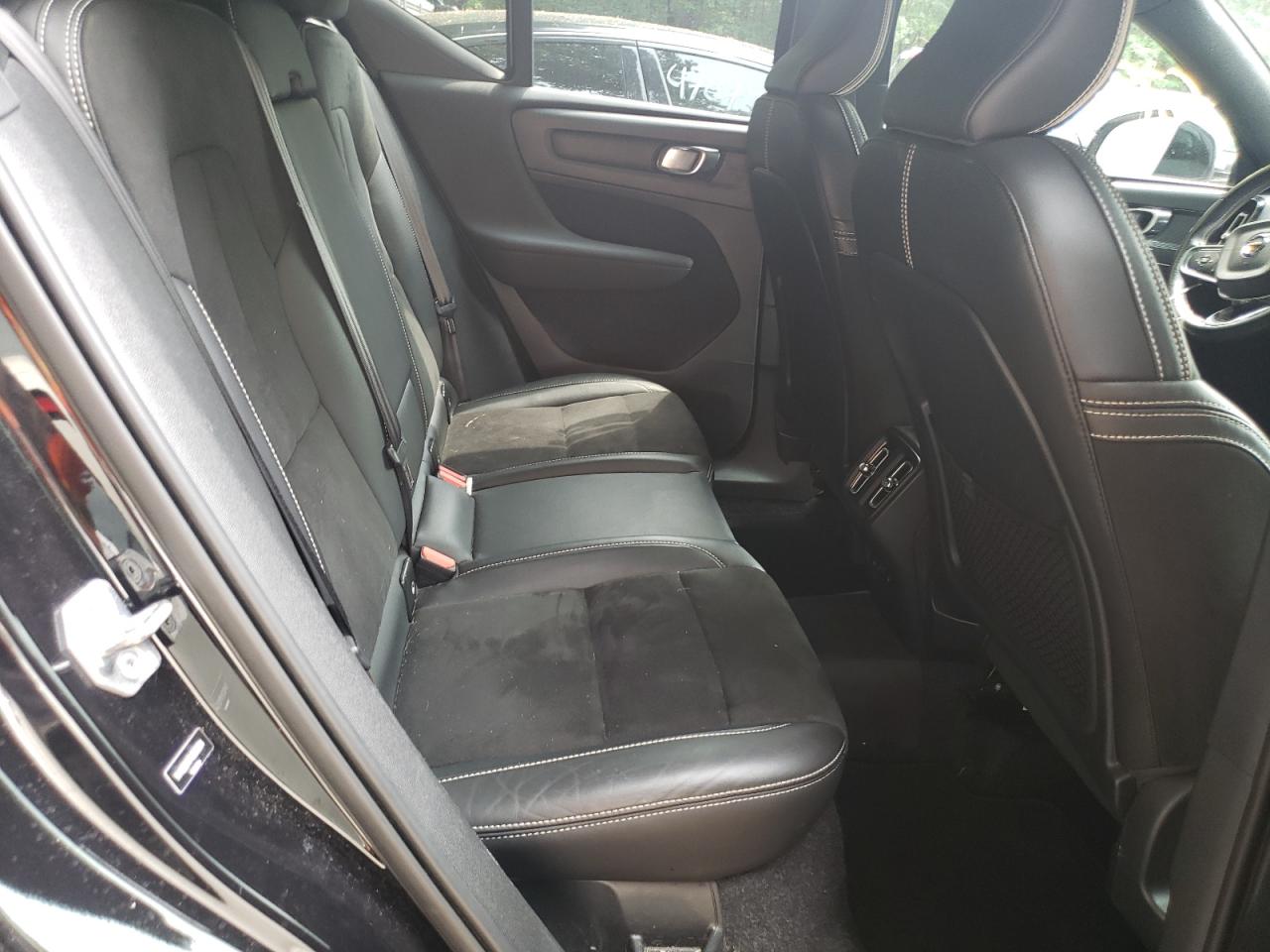 VOLVO XC40 T5 R-DESIGN