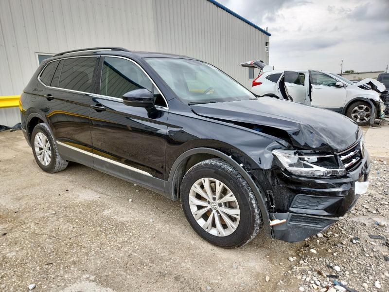 2018 VOLKSWAGEN TIGUAN SE 3VV3B7AX2JM182490